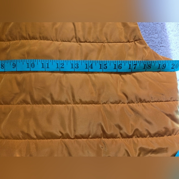 MICHAEL KORS Mustard Yellow Quilted Vest With Gold Snap Buttons. Size Medium - Picture 11 of 12